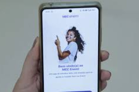 MEC lança aplicativo com questões para estudo do Enem O aplicativo é o MEC Enem – o Simuladão do Enem