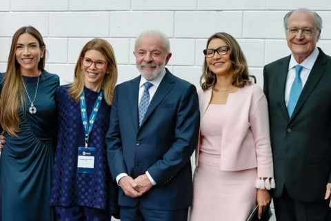 Patrícia Abravanel reage após críticas por presença de Lula no SBT