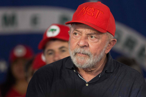 Lula manda ministro acompanhar investigação sobre mortes em acampamento do MST