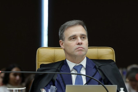 André Mendonça vota para manter prisão do ex-presidente do BRB Paulo Henrique Costa foi preso por facilitar compra de títulos podres