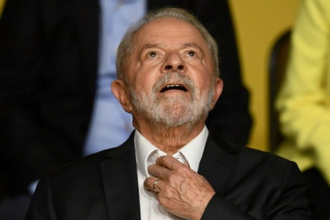 Presidente Lula estar internado na Unidade de Tratamento Intensivo (UTI)  após dores de cabeça