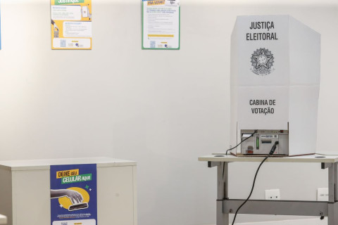 Número de brasileiros aptos a votar no exterior quase dobra São 918 mil eleitores espalhados por 186 cidades