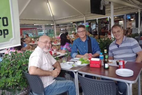 George Hilton, integrante da Confraria 01, reforça laços com Gilvandro Oliveira Filho e memória do governo Dilma