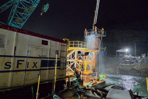 Ponte de Guaratuba mantém ritmo acelerado de obras até de madrugada; veja imagens