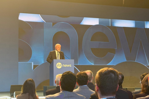 Lula defende imprensa livre e importância do jornalismo durante lançamento do canal SBT News