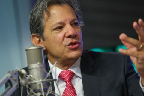 Ministro da Fazenda diz que a prioridade é a votação do orçamento 2025 Fernando Haddad destacou a necessidade de ajustes na proposta