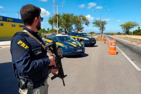 PRF inicia Operação Ano Novo contra motoristas sob efeito de álcool Entre janeiro e novembro deste ano foram registrados 3.507 acidentes