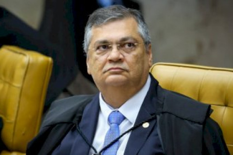 Ministro Dino, do STF, libera parte de emendas de comissão bloqueadas Recursos empenhados até 23 de dezembro poderão ser executados