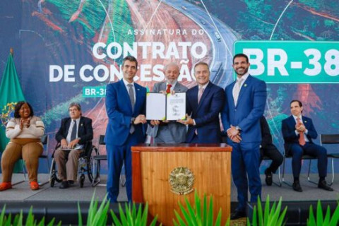 Concessão da BR-381 prevê R$ 10 bi em investimentos Contrato assinado por Lula inclui duplicação e melhorias na rodovia.