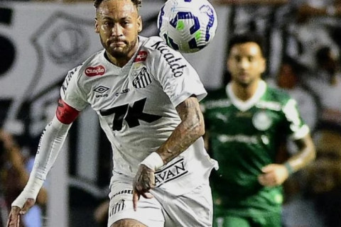 Santos vence Palmeiras com gol no fim, tira rival da liderança e deixa o Z4