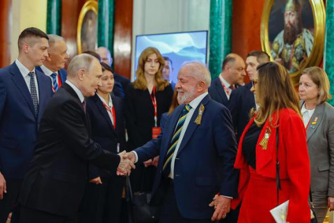 Olhar para o passado à frente: uma lição chinesa no gesto de Lula em Moscou