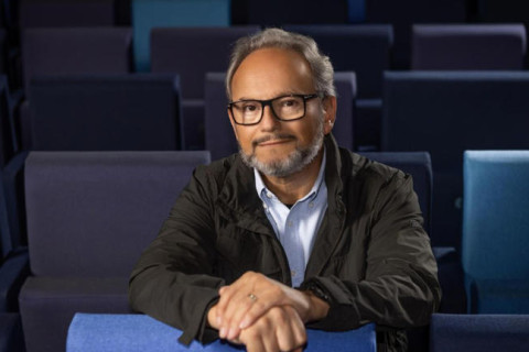 Ernesto Paglia assume como apresentador do Roda Viva, da TV Cultura