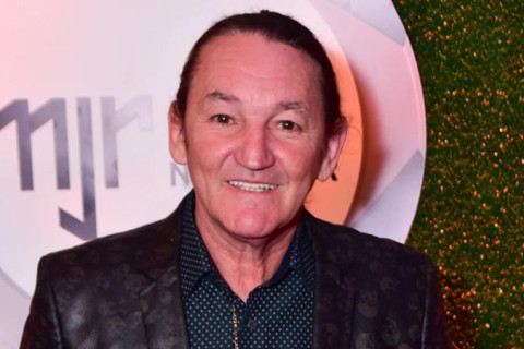 Hoje, na UTI em estado grave após ser reanimado em acidente de moto, Marquito, humorista do 'Programa do Ratinho', é milionário? Saiba!