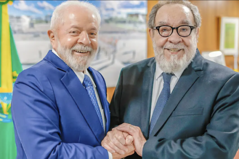 Fernando Morais aposta em vitória de Lula no primeiro turno se direita seguir fragmentada