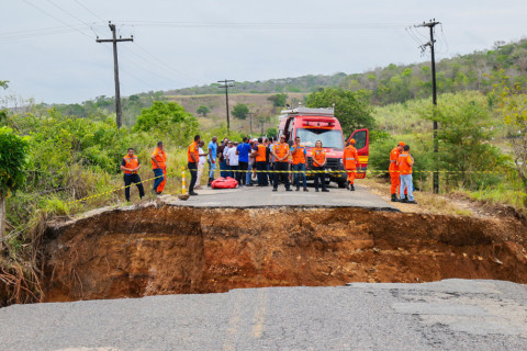 Governo do Estado atua rapidamente após parte da Rodovia SE-438 ceder em Capela em decorrência das chuvas