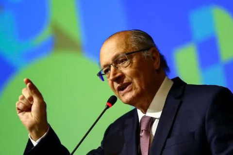 Alckmin sobre deportados dos EUA: "Nossa Constituição preza pela dignidade"