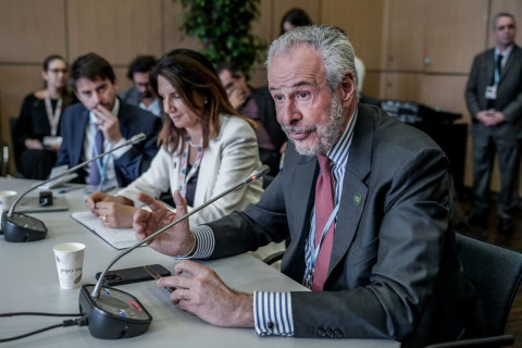 Presidente da COP30 lança chamado por ação climática focada nas pessoas