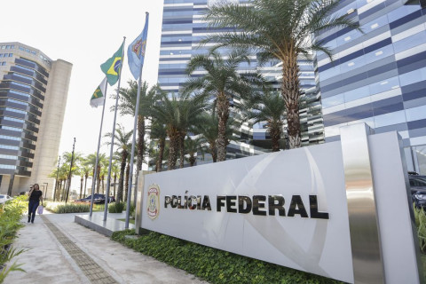 PF pede prorrogação por 90 dias de inquérito sobre filme Dark Horse Investigação apura repasses do ex-banqueiro Daniel Vorcaro para filme