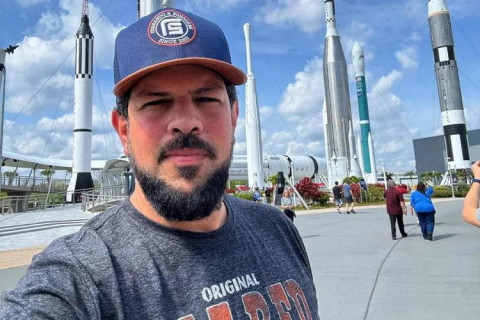 Cantor Sorocaba escapa de bombardeio em aeroporto de Dubai