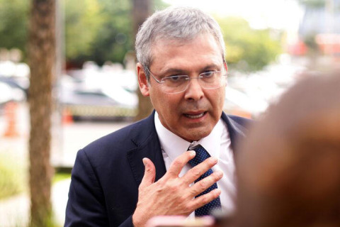 Lindbergh critica decisão de Motta de não punir imediatamente deputados do motim: ‘Acabar em pizza