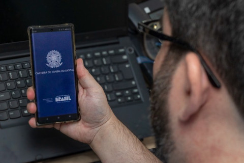 Agora Carteira de Trabalho Digital permite consulta de vagas no SINE Com aplicativo é possível saber quando surgir uma vaga com seu perfil