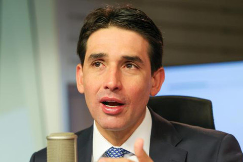 Ministro do partido de Tarcísio critica PL da anistia e reforça apoio a Lula em 2026