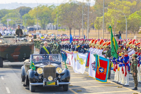 Lula participa de desfile do 7 de setembro com recados sobre soberania e patriotismo