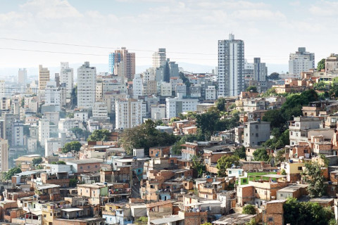 IBGE: cai a desigualdade da renda entre ricos e pobres no Brasil Diferença é a menor da série histórica