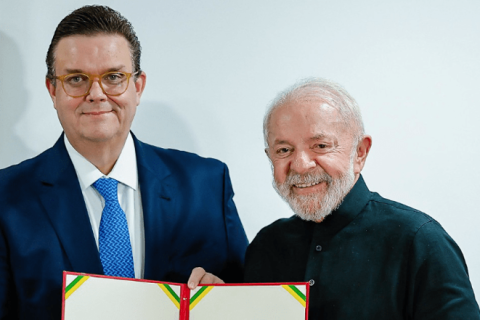 Recém-empossado, ministro da Previdência é alvo da oposição; entenda