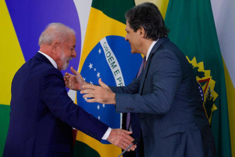 Haddad diz que avalia pedido de Lula por candidatura ao governo de São Paulo