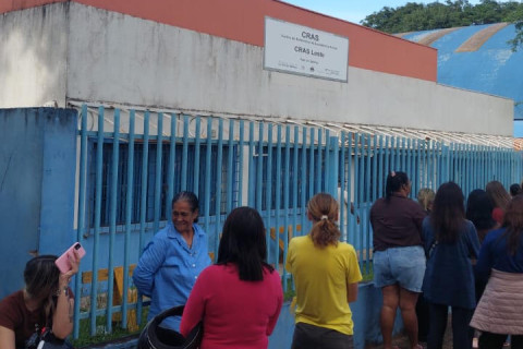 URGENTE | Filas nos CRAS: gestão do prefeito Silva e Luna é cobrada por solução em Foz do Iguaçu