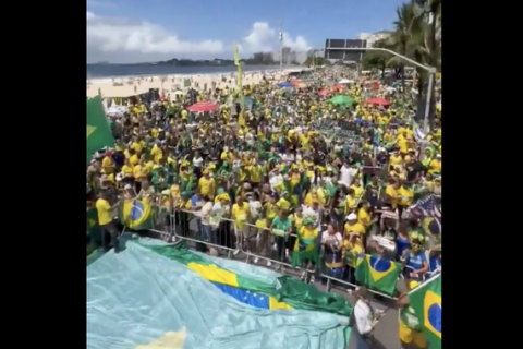 Em ato esvaziado, bolsonaristas criticam Lula e ministros no Rio