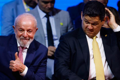 Alcolumbre e Motta não vão a ato pelo 8 de Janeiro em que Lula pode vetar projeto da dosimetria