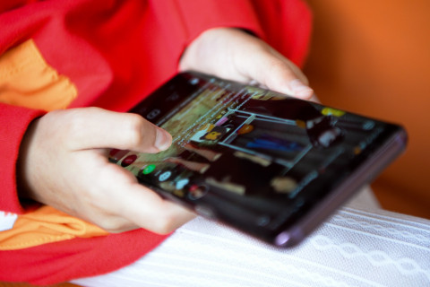 Dia da Internet Segura alerta para riscos do sharenting Exposição de crianças nas redes preocupa especialistas