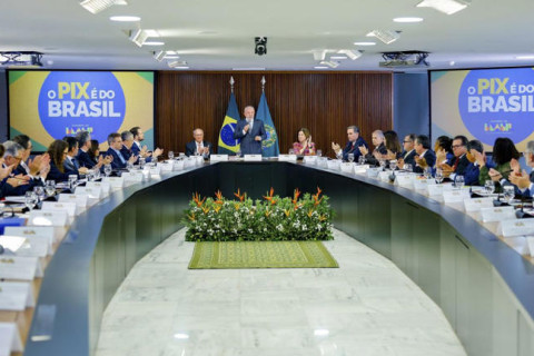 Lula começa a desenhar equipe para o próximo governo