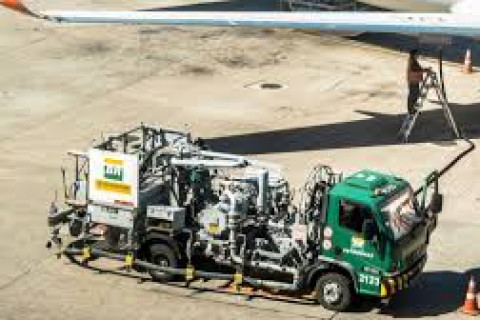 Petrobras reduz preço do querosene de aviação Redução de 14,2% é a primeira depois de três aumentos seguidos