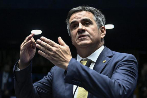 Vorcaro foi ao casamento da filha de Ciro Nogueira dias antes do senador apresentar emenda master