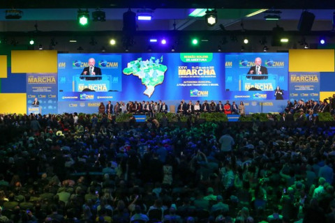 Começa em Brasília a XXVII Marcha dos Prefeitos; evento terá sabatina com presidenciáveis e foco em crise climática