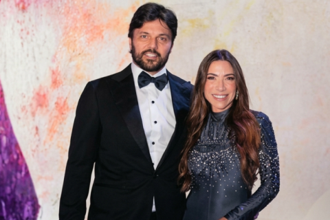 Patricia Abravanel sem aliança: após rumor de crise em casamento e novos vídeos de Fabio Faria em festa de Vorcaro, nova aparição da apresentadora chama atenção por ausência de joia