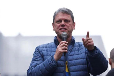 Partidos protocolam pedido de impeachment de Tarcísio na Alesp