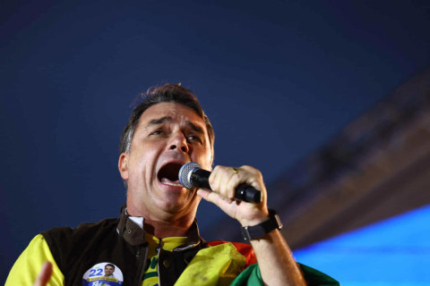 Partido de Flávio, PL reconhece resultado da eleição presidencial Manifestação veio em nota assinada pelo presidente nacional da legenda