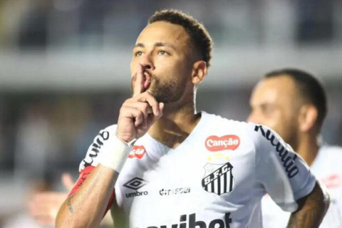 Ancelotti rasga elogios a Neymar e fala sobre vaga na Copa do Mundo