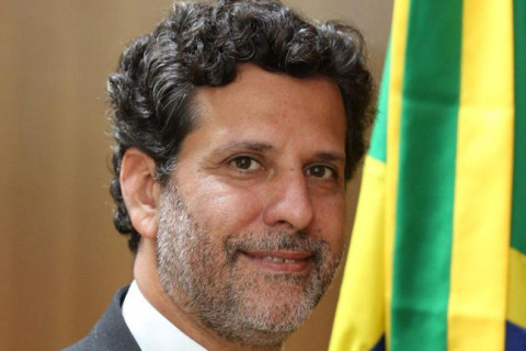 Oposição vai pedir ao TCU afastamento de secretário do MEC ligado à OEI