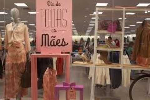 Dia das Mães deve movimentar quase R$ 38 bilhões no varejo Data é a segunda mais importante do comércio nacional