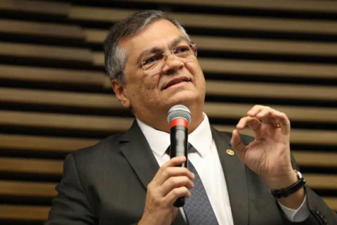 Flávio Dino reage a ameaças da Embaixada dos EUA
