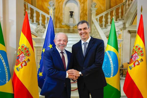 Na Espanha, Lula destaca força da economia e convida empresários a investirem no Brasil