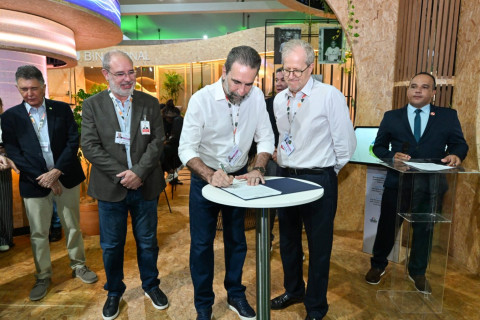 Itaipu Binacional e Ministério do Meio Ambiente assinam acordo de cooperação técnica na COP30