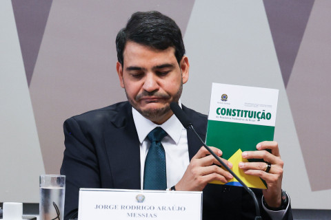 Senado rejeita indicação de Jorge Messias ao STF por 42 a 34 votos "Polarização", avalia líder do governo, senador Randolfe Rodrigues