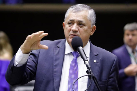 Governo vai apoiar projetos contra fraudes no INSS, diz líder na Câmara