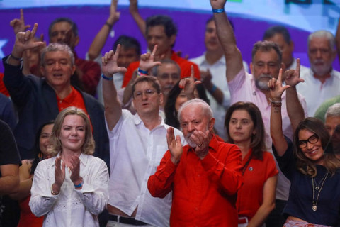 PT se reúne nesta sexta para definir presidente interino com saída de Gleisi
